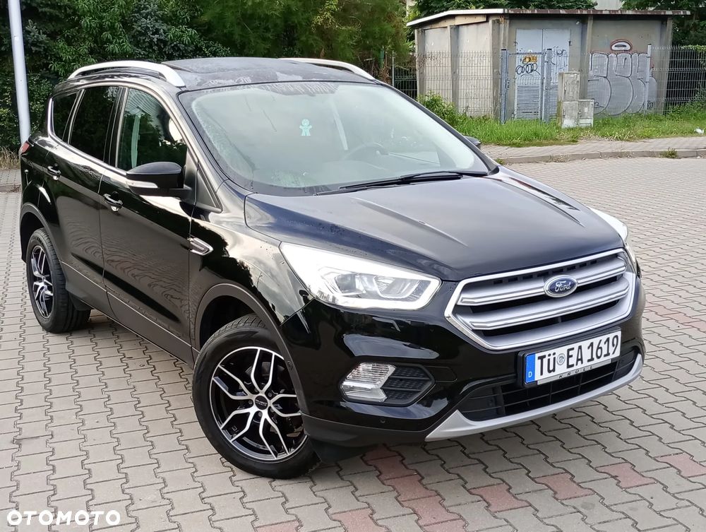 Ford Kuga 1.5 EcoBoost 2x4 Titanium - 1