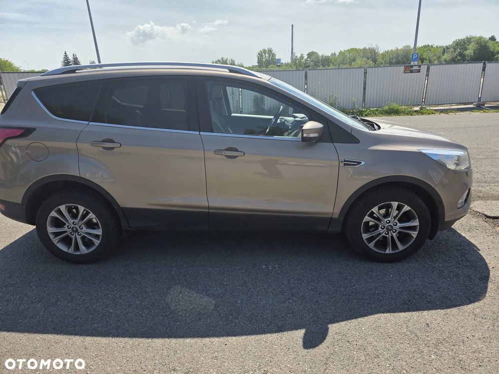 Ford Kuga 1.5 EcoBoost FWD Titanium ASS GPF - 6