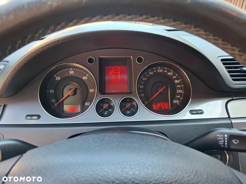 Volkswagen Passat 1.9 TDI Comfortline - 7