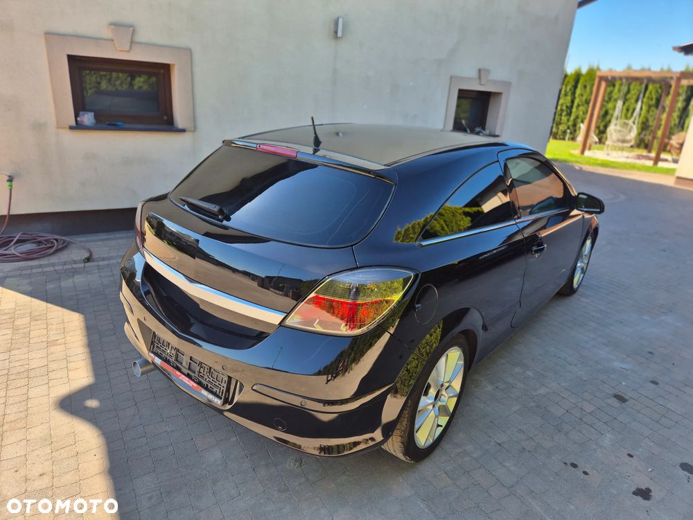 Opel Astra 1.8 Innovation 110 Jahre - 16