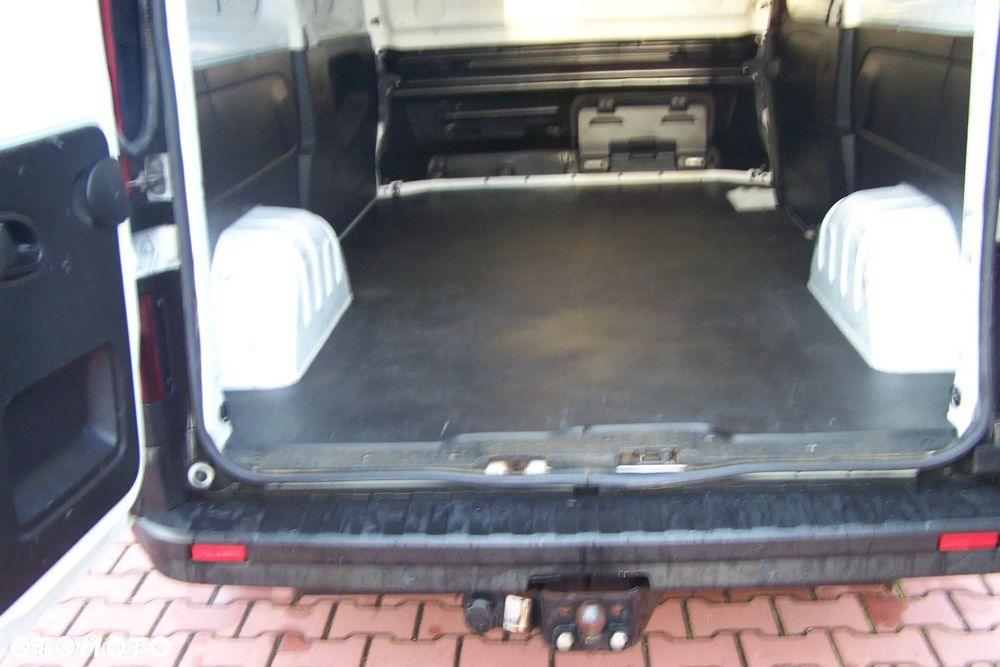 Renault Trafic - 16