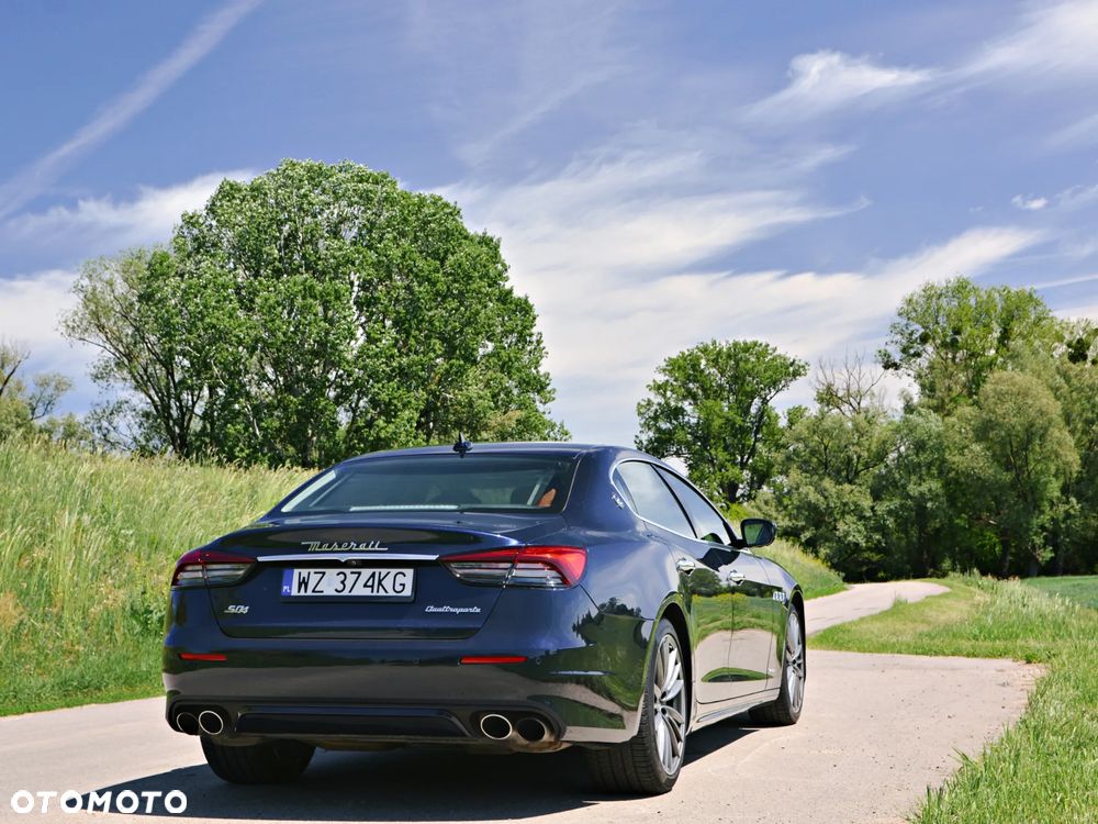 Maserati Quattroporte - 11
