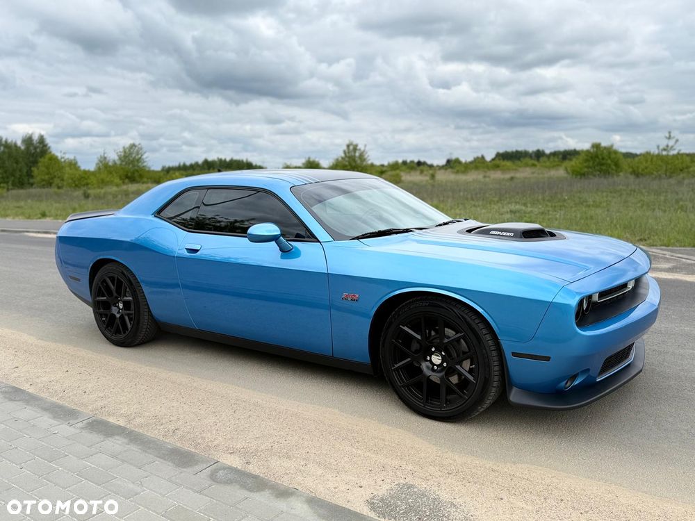Dodge Challenger - 15