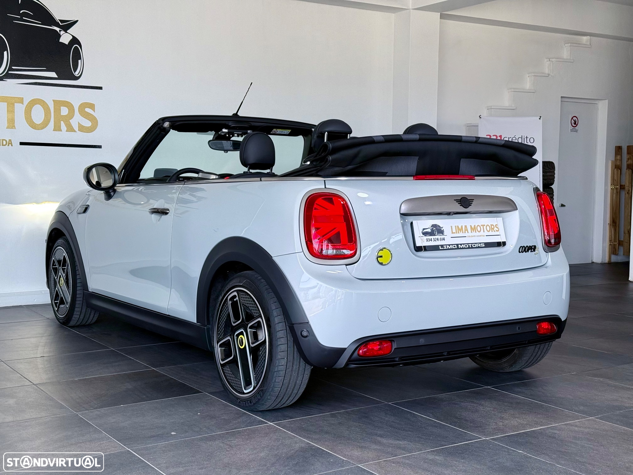 MINI Cabrio Cooper SE 1 of 999 - 4