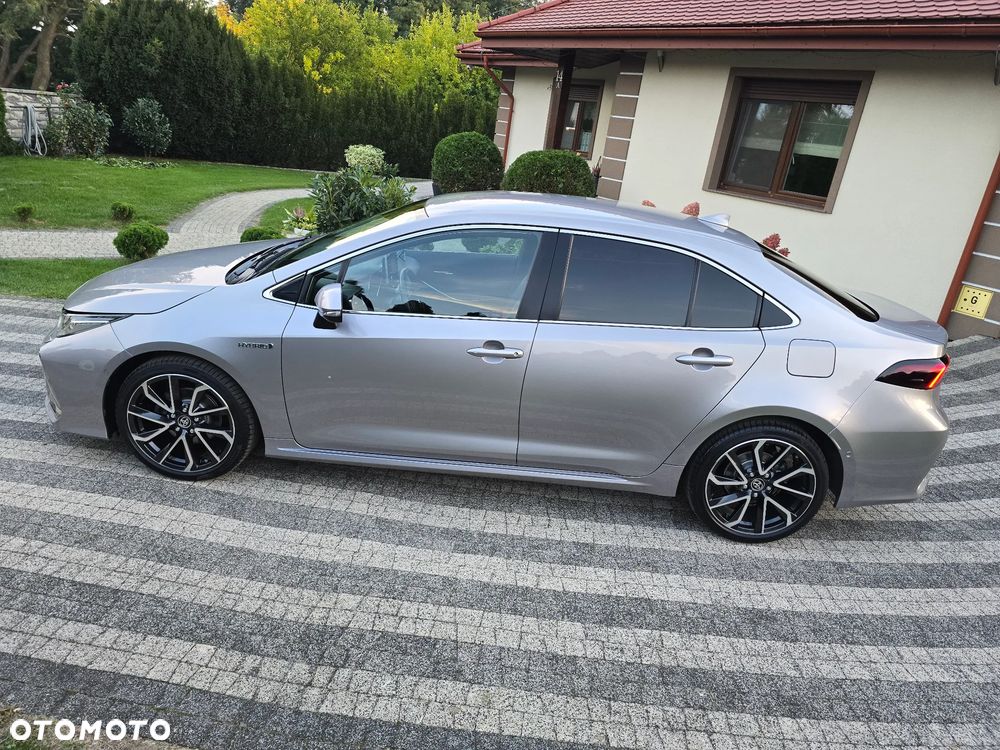 Toyota Corolla 1.8 Hybrid Executive - 32