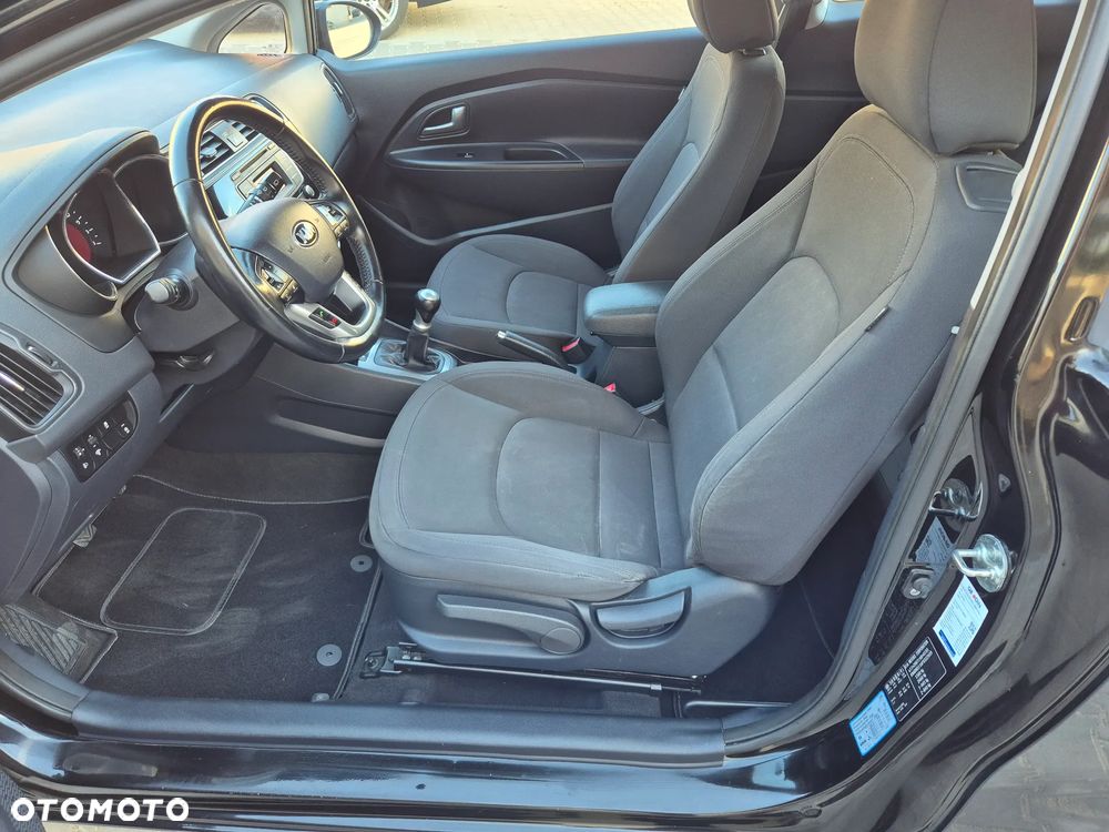 Kia Rio 1.2 Dream Team Edition - 6