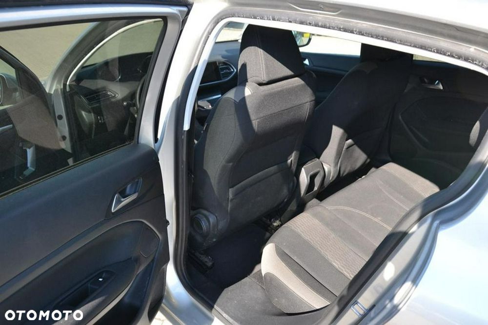 Peugeot 308 - 16