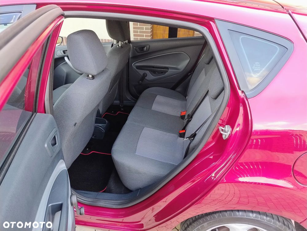 Ford Fiesta - 12