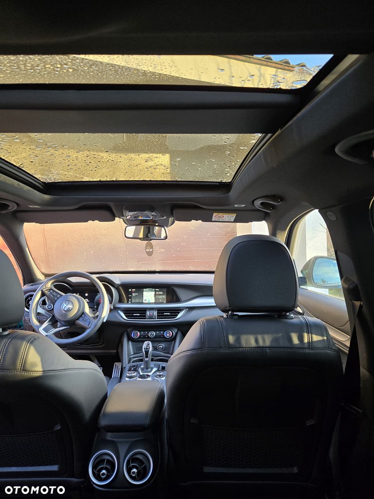 Alfa Romeo Stelvio 2.0 Turbo Veloce Q4 - 12