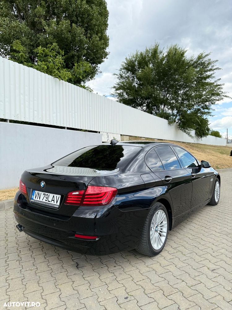 BMW Seria 5 ver-520d-gran-turismo-aut-luxury-line - 2