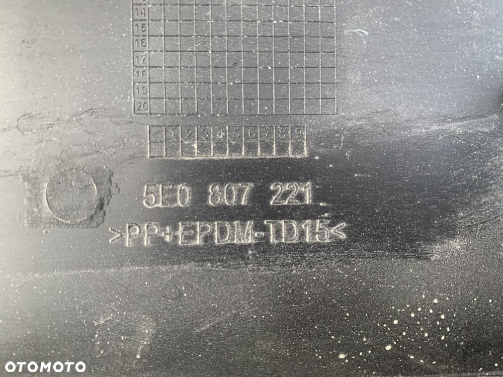 zderzak przedni przód na spryskiwacze skoda octavia III lift 5E0807221 - 9