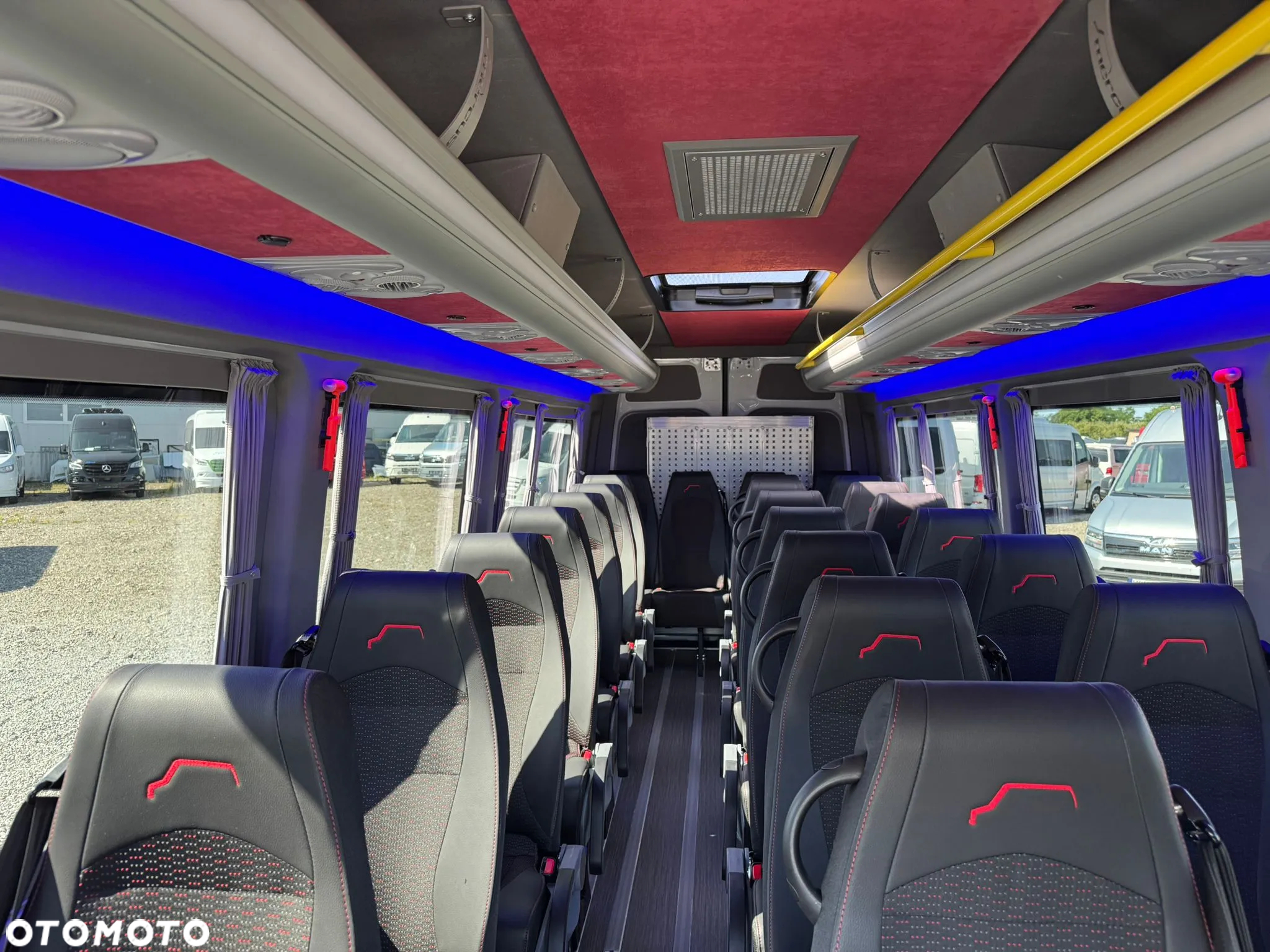 Mercedes-Benz Sprinter 519 - 12