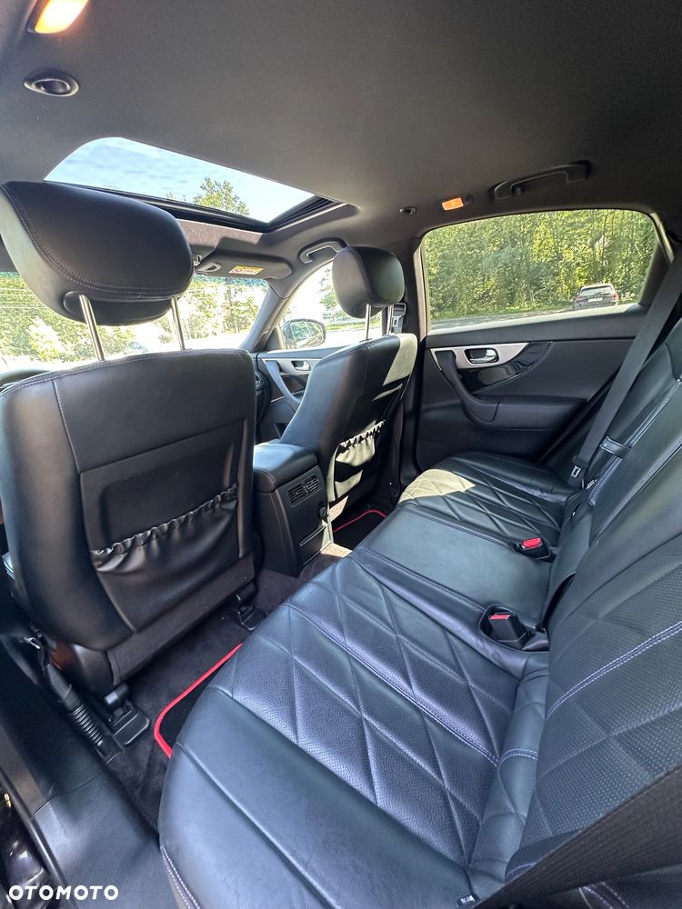 Infiniti Q70 3.0d S Premium - 25