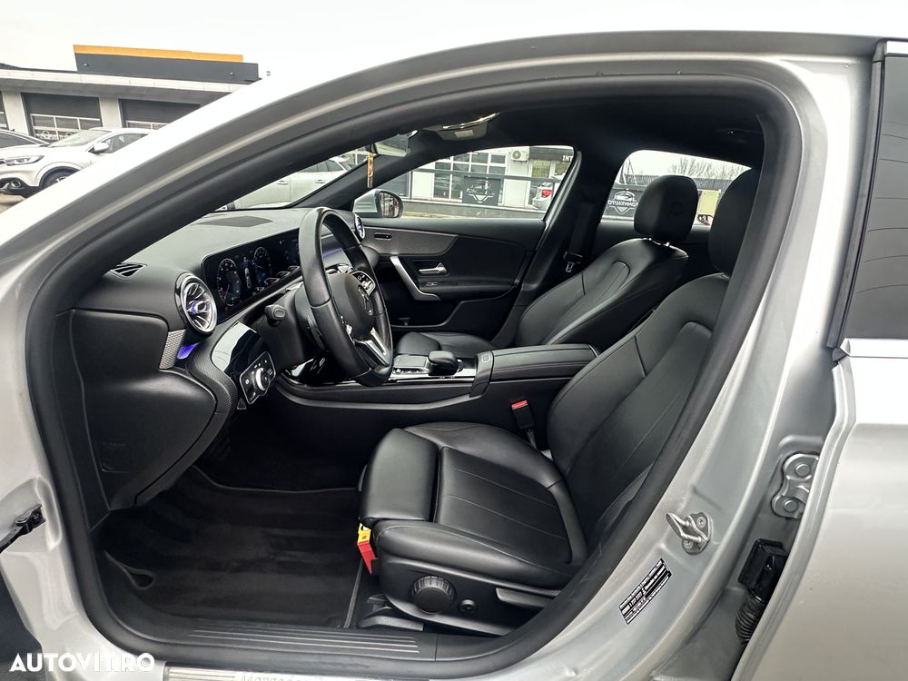 Mercedes-Benz A 250 e Sedan Aut. - 12