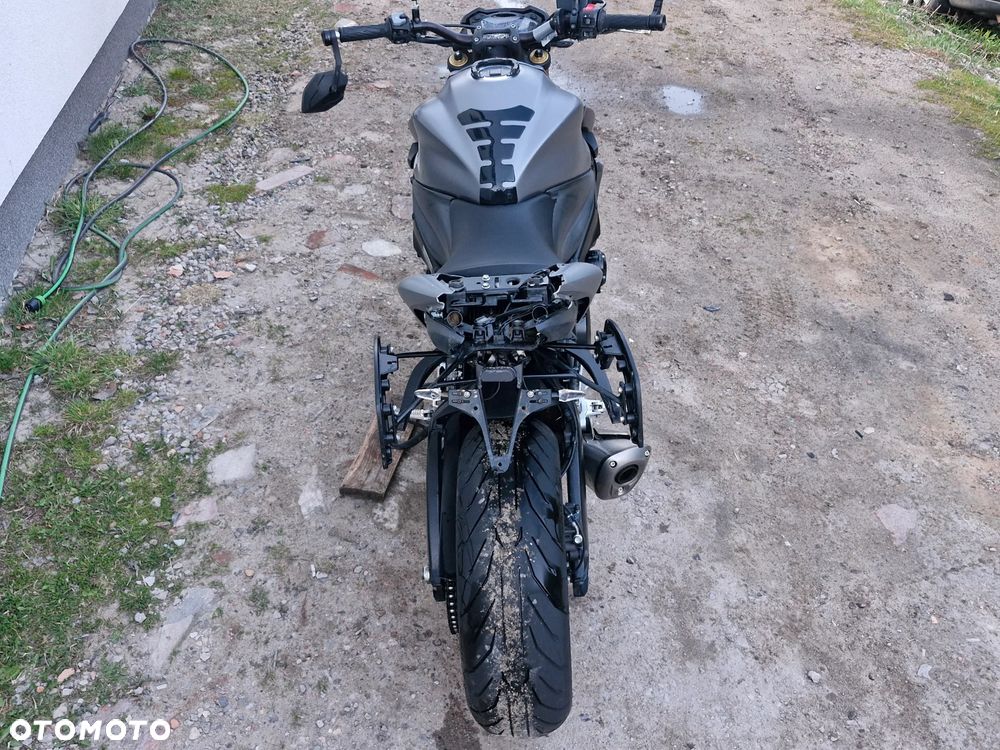 Suzuki GSX - 10