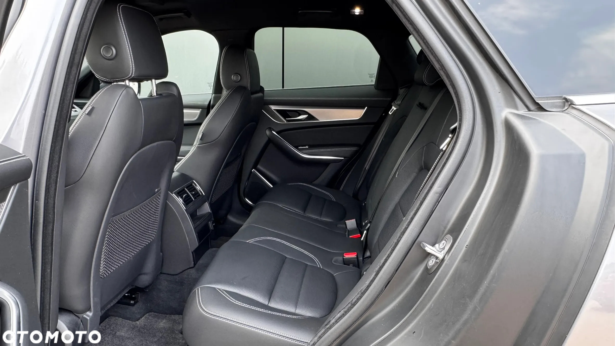 Jaguar F-Pace - 9