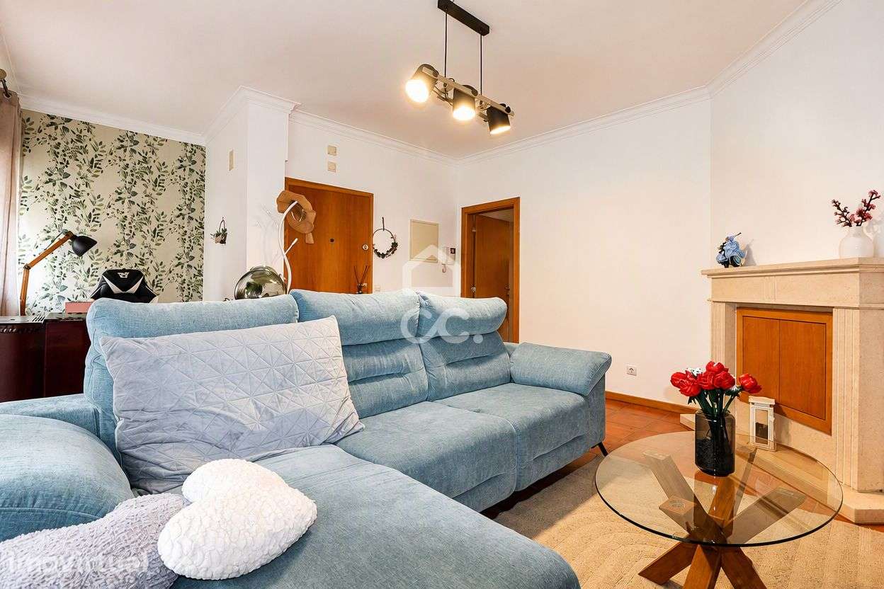 Apartamento T3 com garagem, arrumo e churrasqueira no centro do Avelar - Grande imagem: 2/32