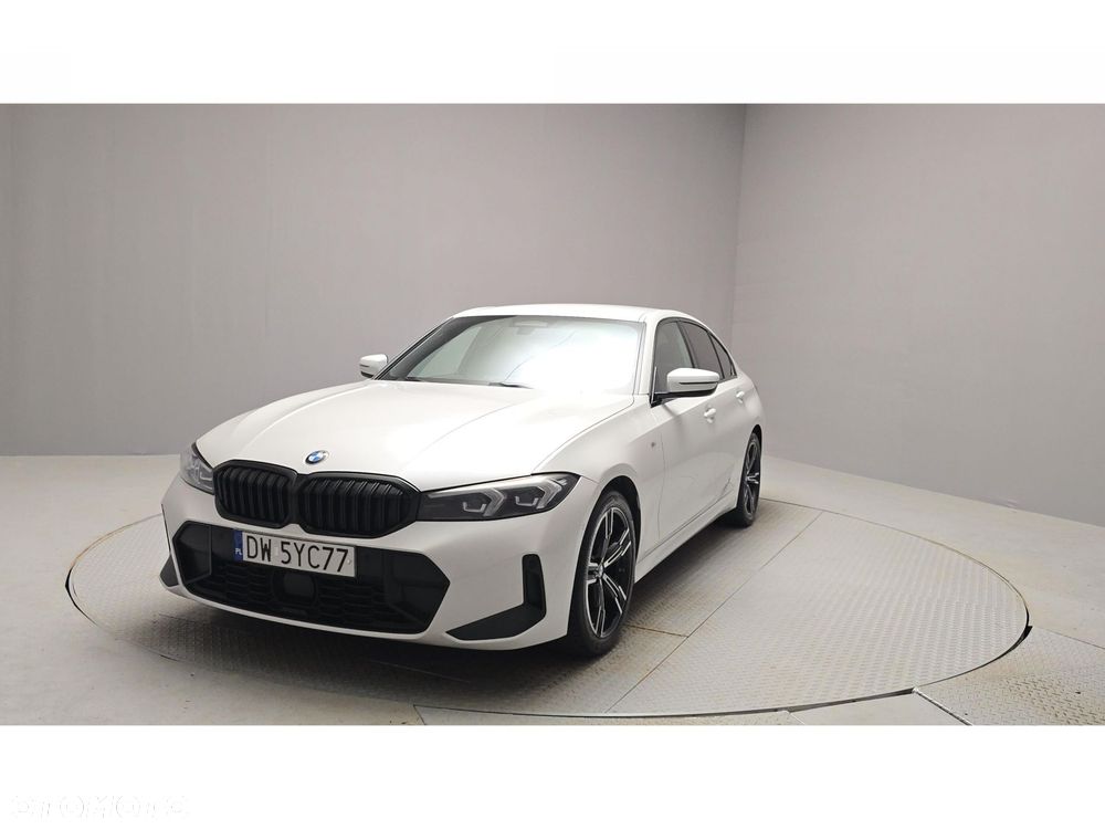 BMW Seria 3 320d xDrive mHEV M Sport - 8