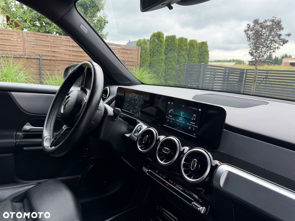 Mercedes-Benz GLB 200 7G-DCT - 30