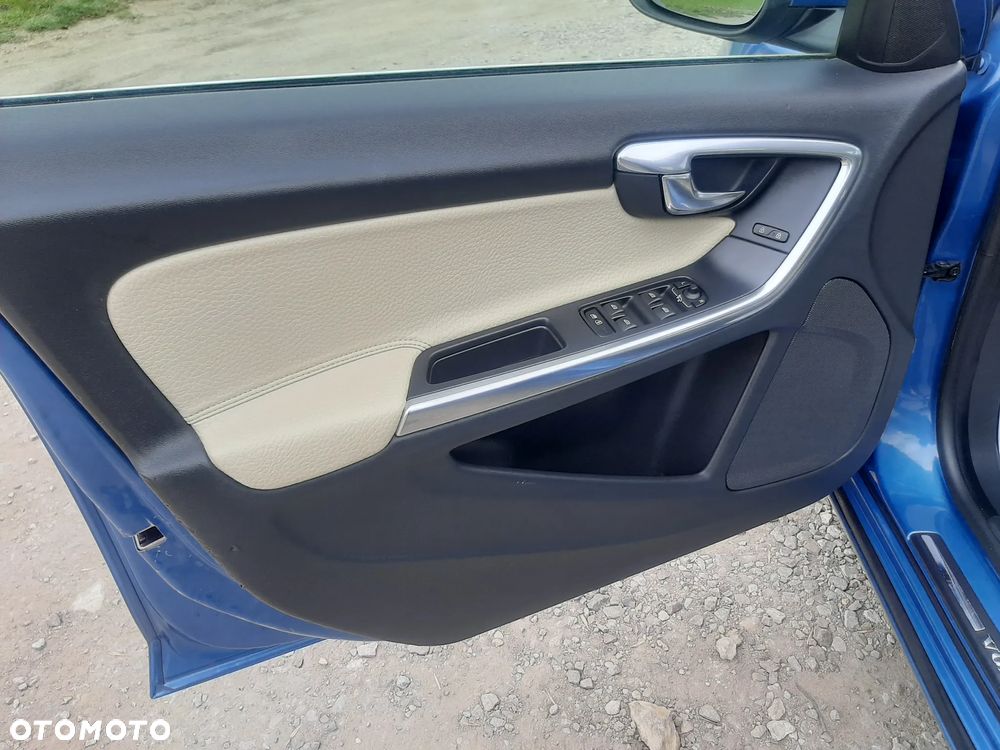 Volvo V60 D4 Business Edition - 18