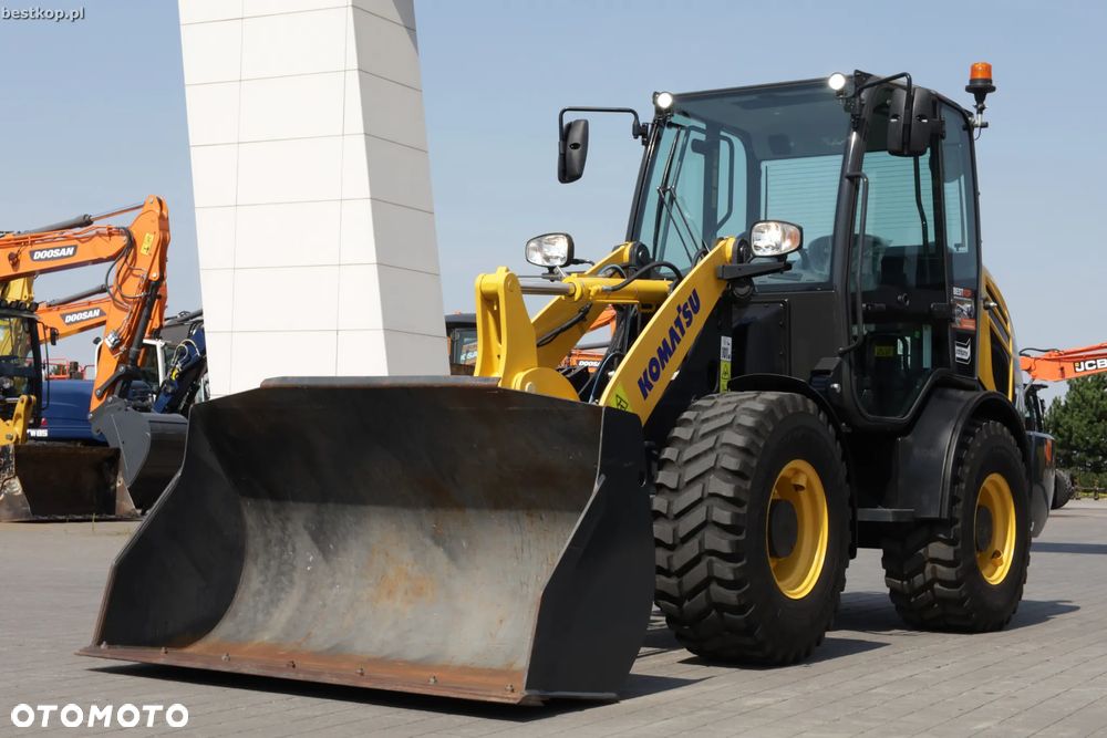Komatsu WA70M-8 - 17