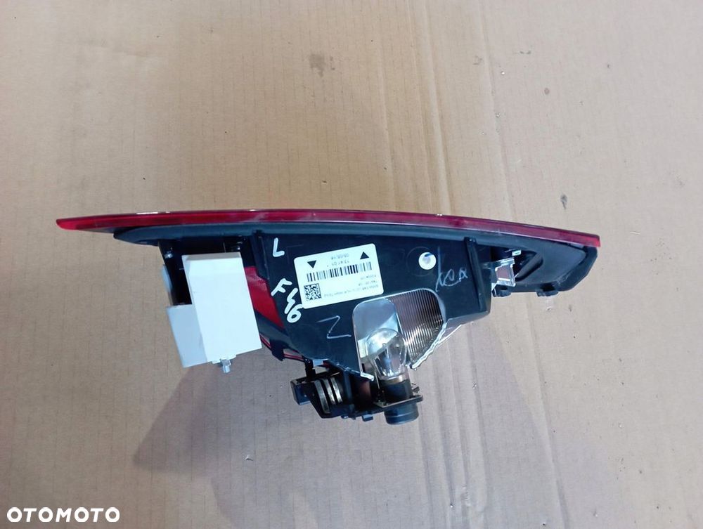 BMW F46 LAMPA LEWA TYŁ TYLNA W KLAPĘ 7491351 - 3