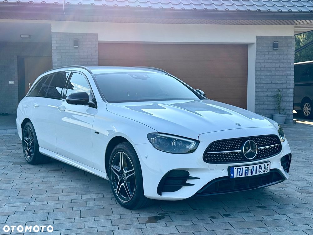 Mercedes-Benz Klasa E 300 de AMG - 12