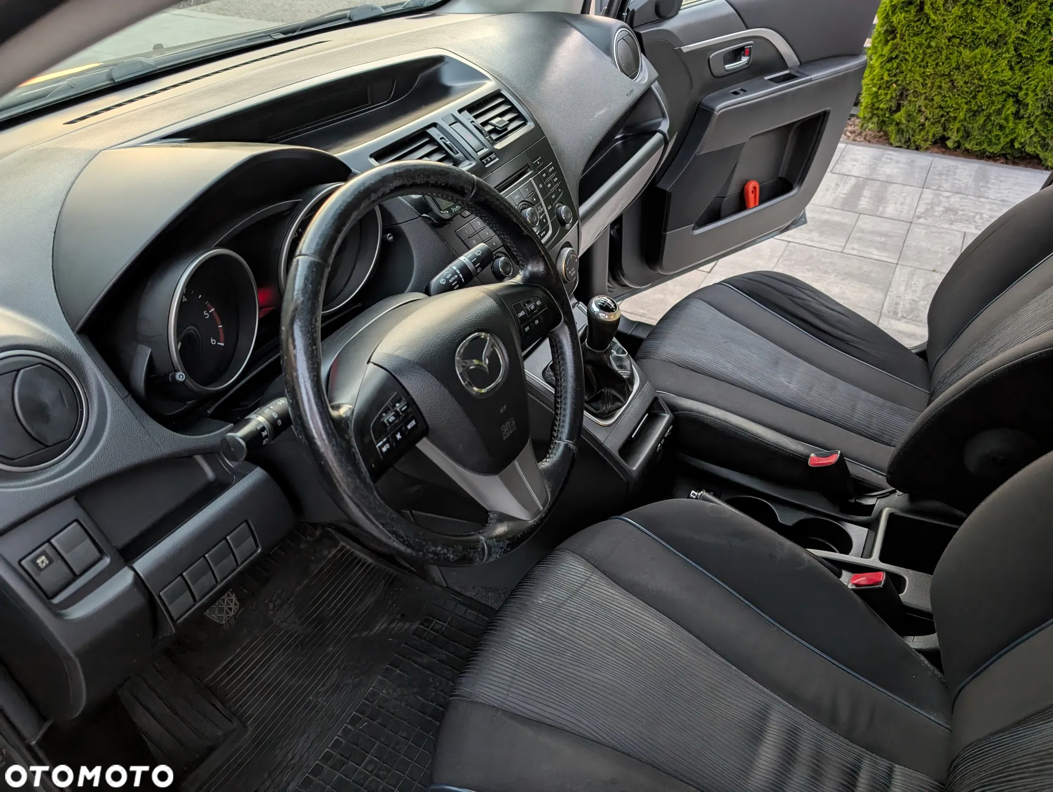 Mazda 5 - 14