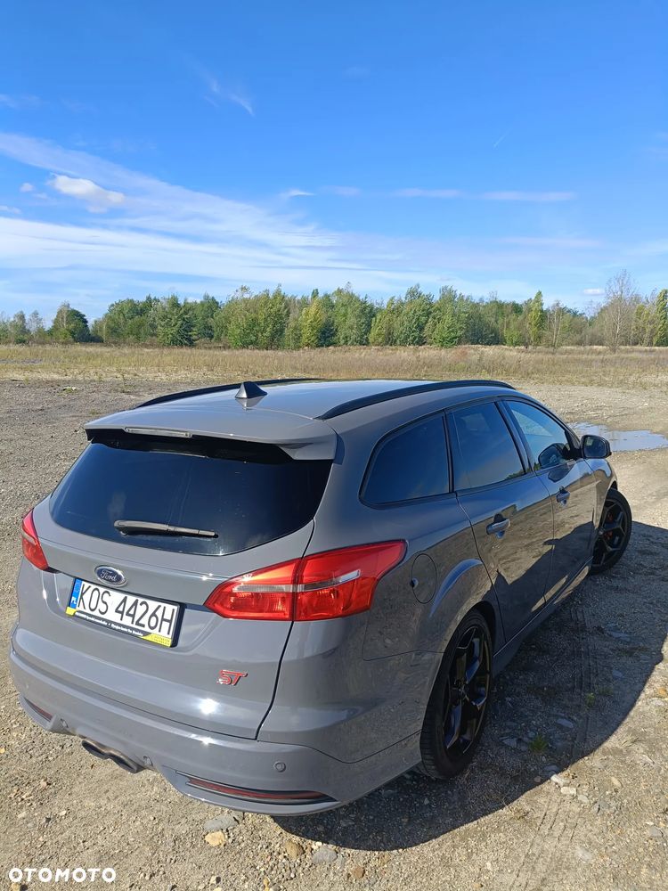 Ford Focus ST - 18