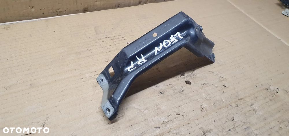 Mocowanie błotnika uchwyt prawy przód Seat Leon II - 3