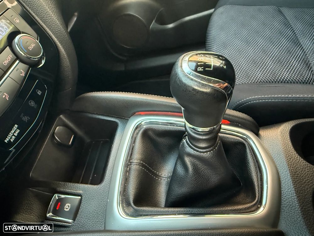 Nissan Qashqai 1.5 dCi N-Connecta - 40