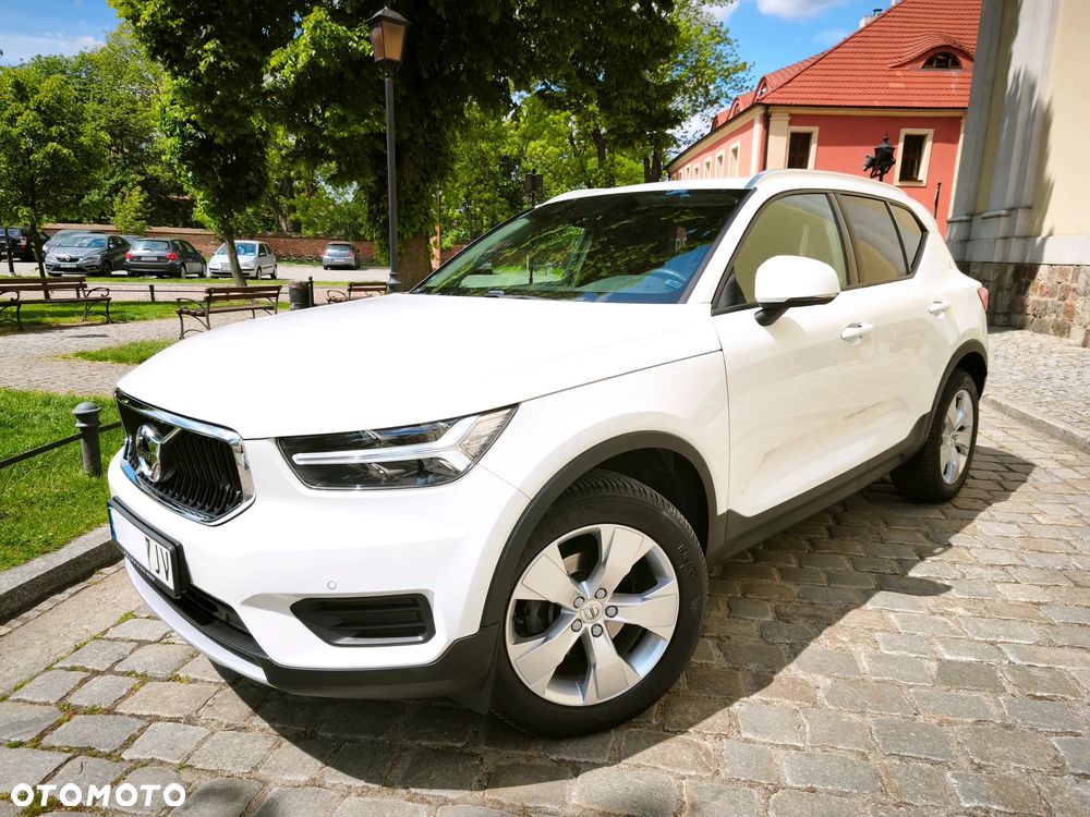Volvo XC 40 T3 Momentum - 1