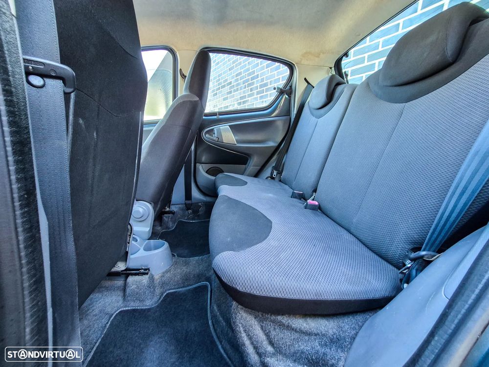Toyota Aygo 1.0 + AC - 12