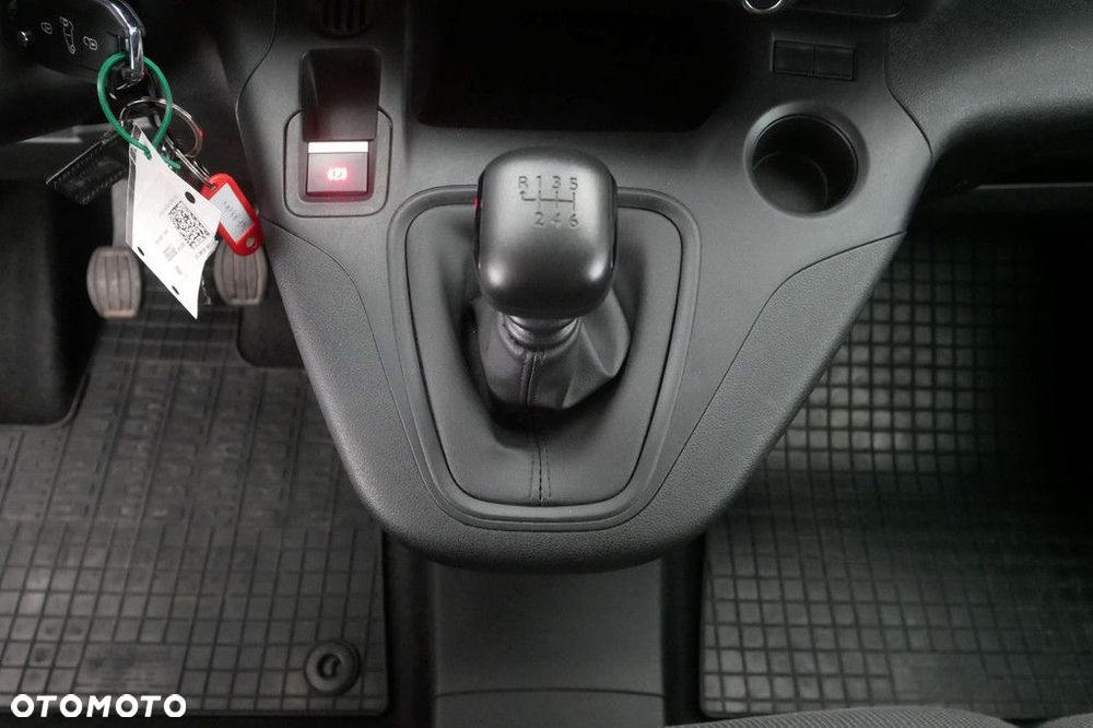 Citroën Berlingo M 1000kg 1.5 Bluehdi 102KM S&S M6 Właścicielem pojazdu jest Ayvens Financial Services Polska - 11