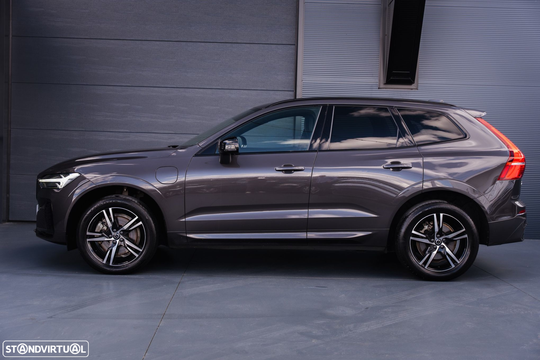 Volvo XC 60 2.0 T6 PHEV R-Design AWD - 6