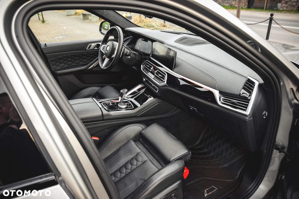 BMW X6M - 24