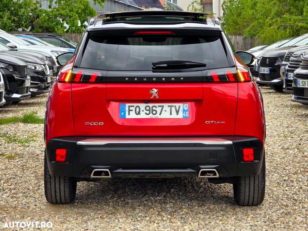 Peugeot 2008 PureTech 130 EAT8 GT - 11
