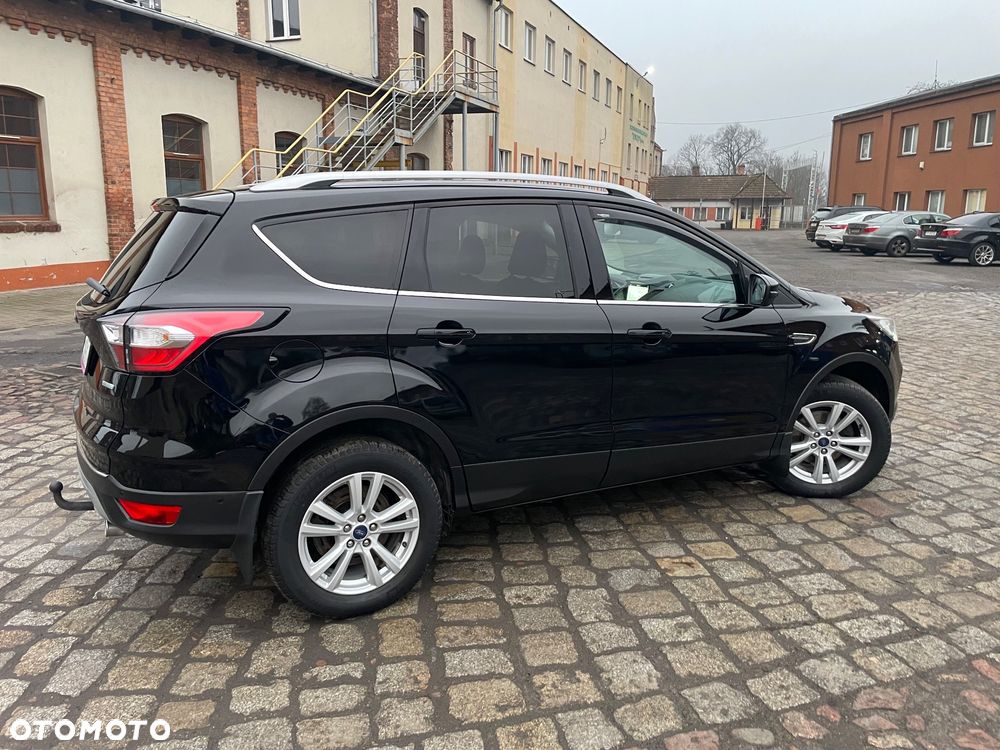 Ford Kuga 1.5 EcoBoost 2x4 Titanium - 4