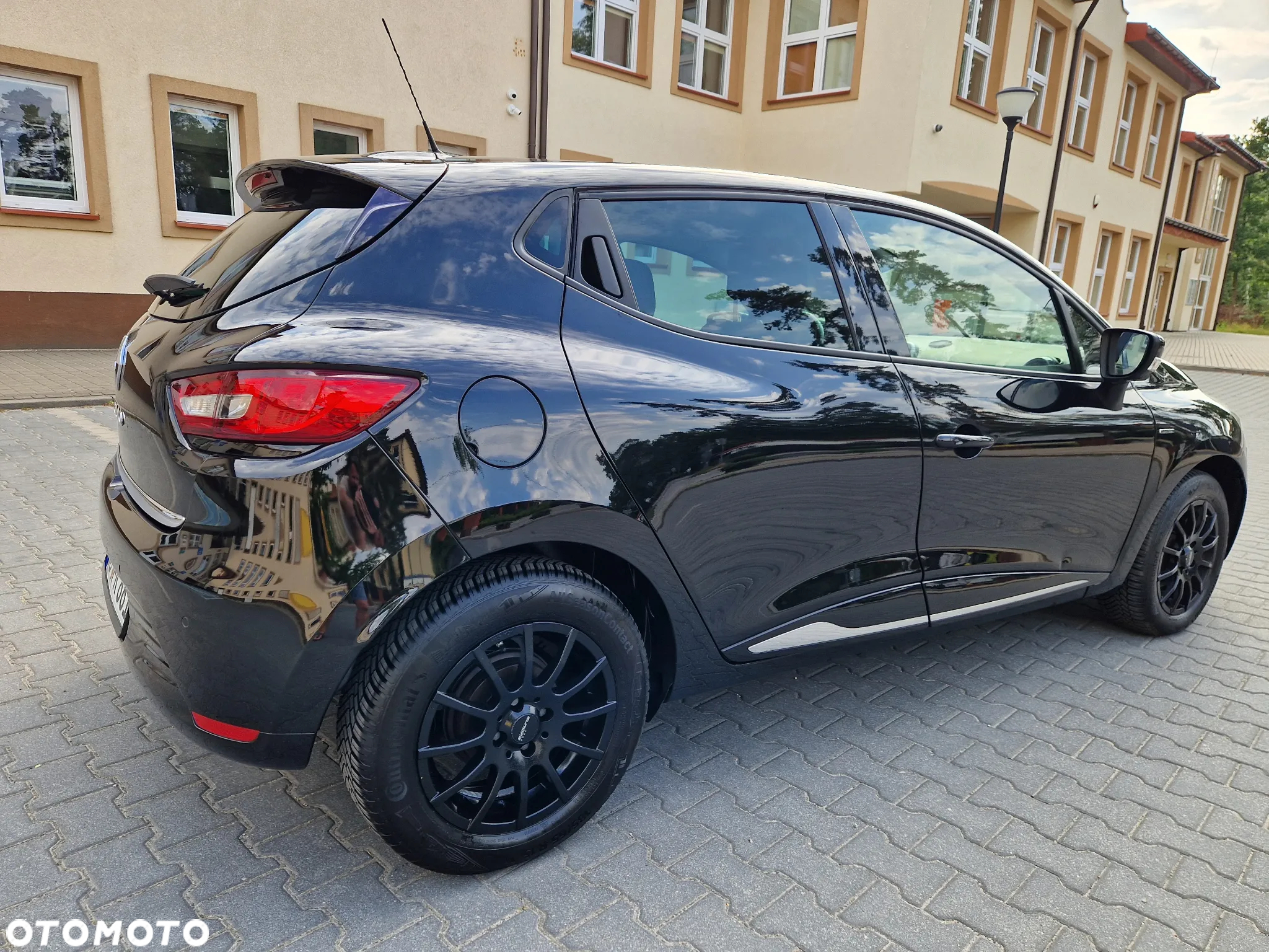 Renault Clio 1.2 16V Limited EU6 - 17
