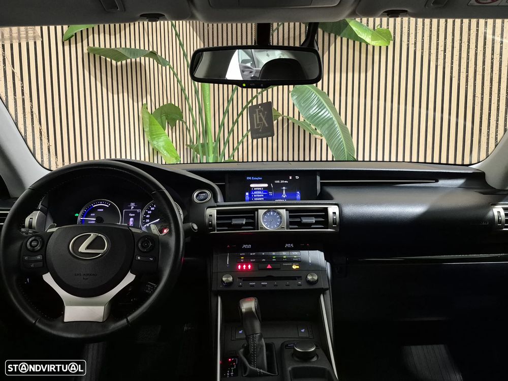 Lexus IS 300H Executive+ - 9