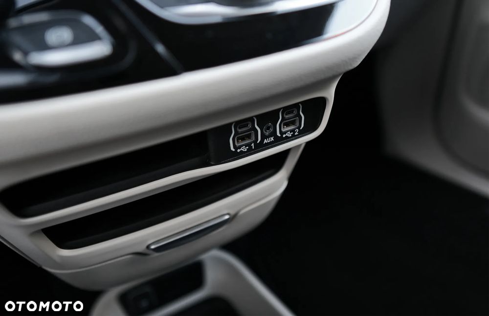 Chrysler Pacifica - 31