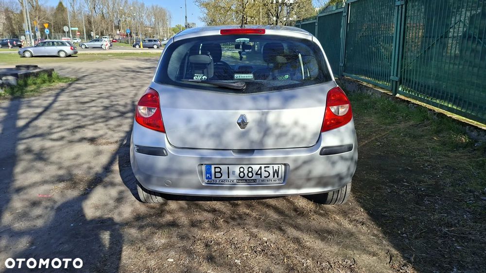 Renault Clio - 31