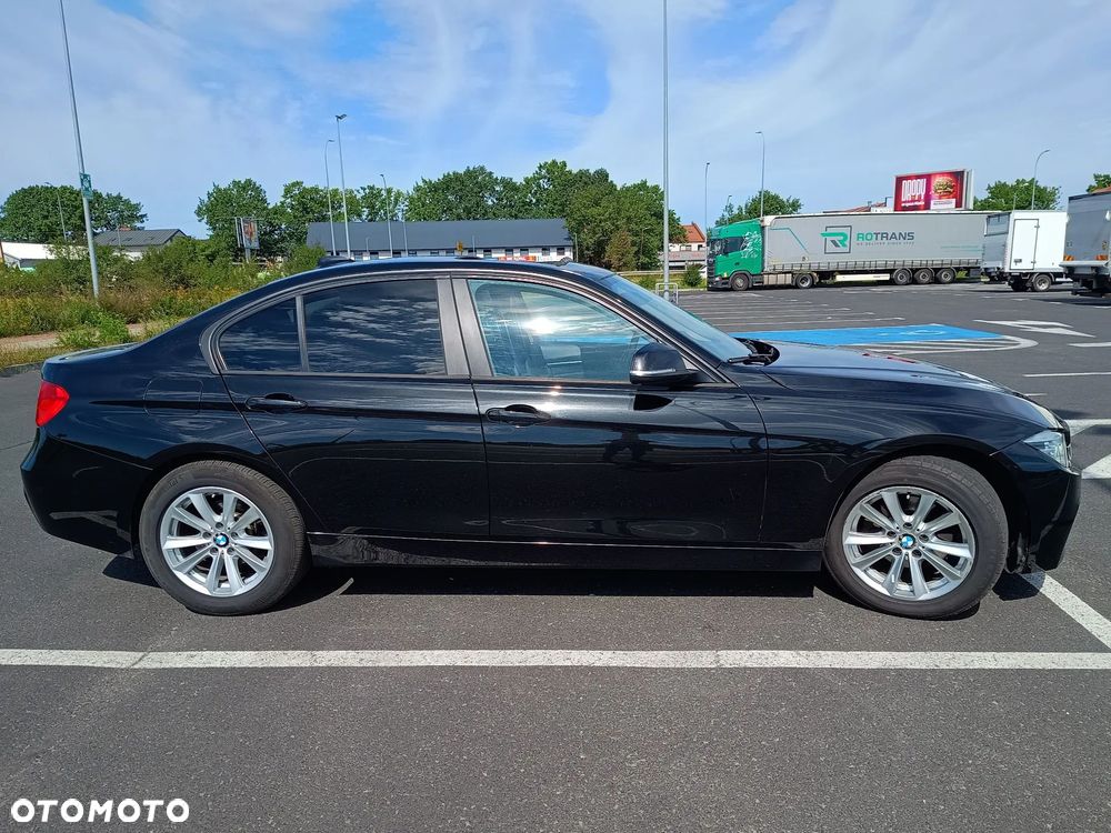 BMW Seria 3 328i xDrive - 5