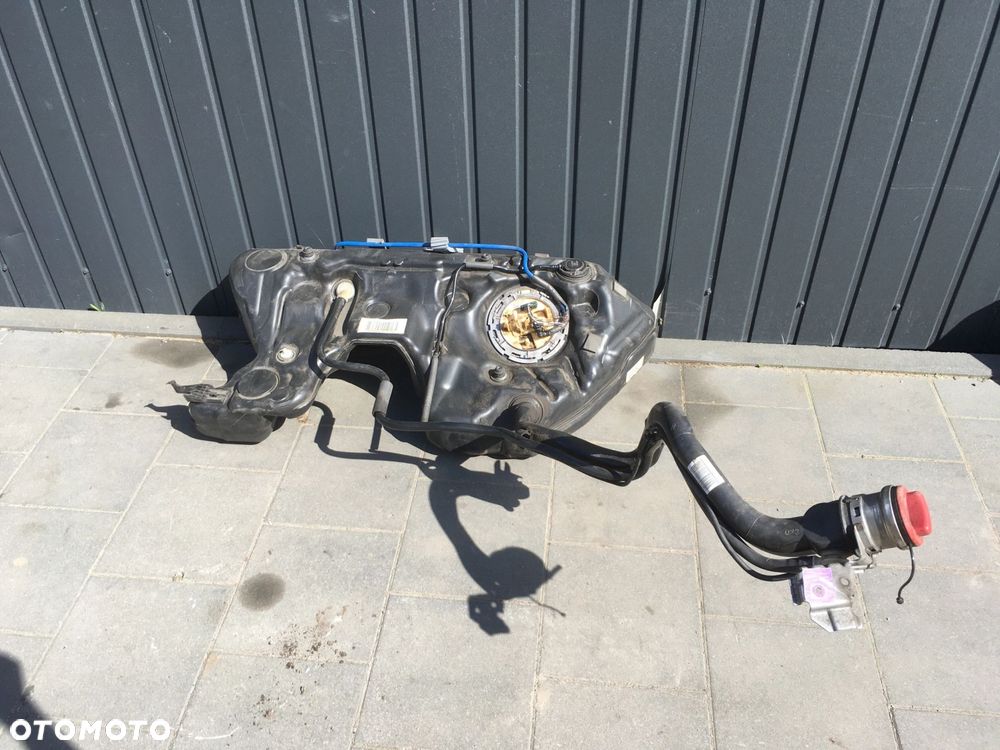 ZBIORNIK BAK PALIWA MERCEDES BENZ W213 DIESEL - 1