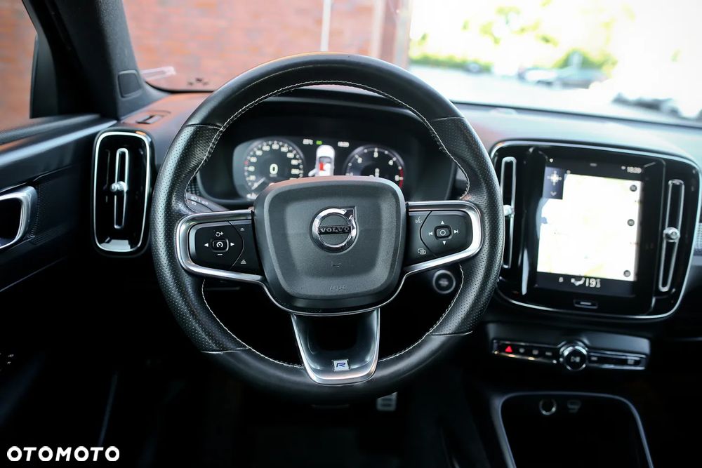 Volvo XC 40 D4 AWD Geartronic R-Design - 22