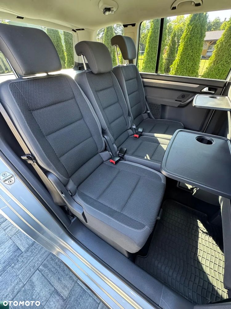 Volkswagen Touran 1.6 TDI DPF BlueMotion Technology Highline - 20