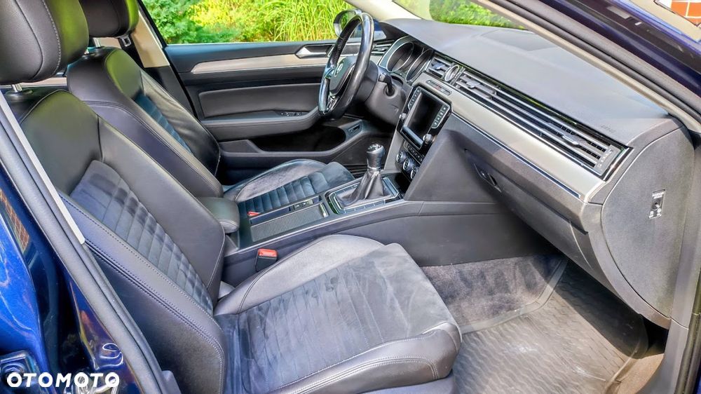 Volkswagen Passat 2.0 TDI SCR Highline - 19