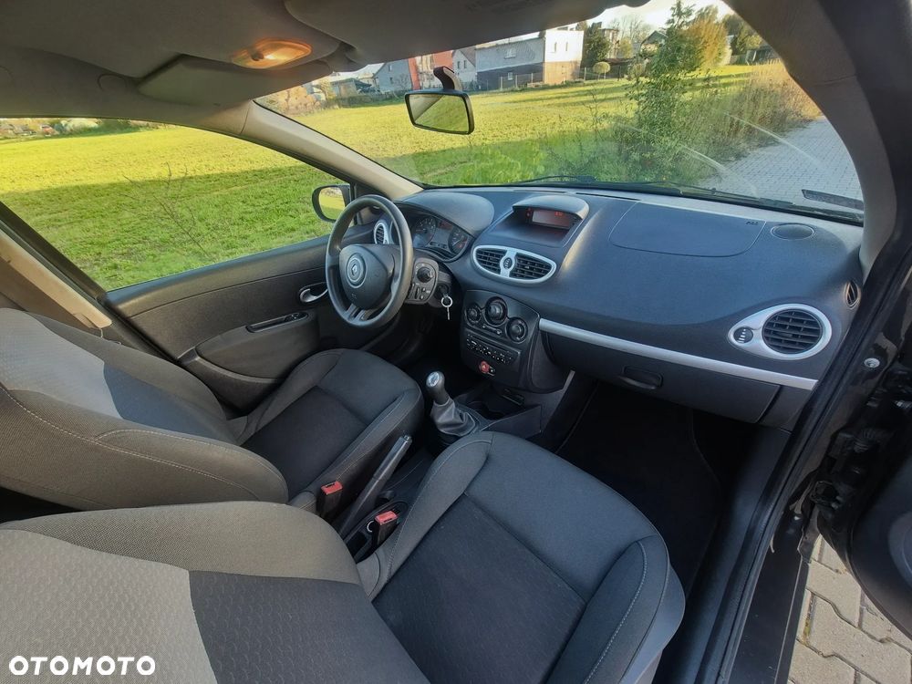 Renault Clio 1.2 16V Expression - 21
