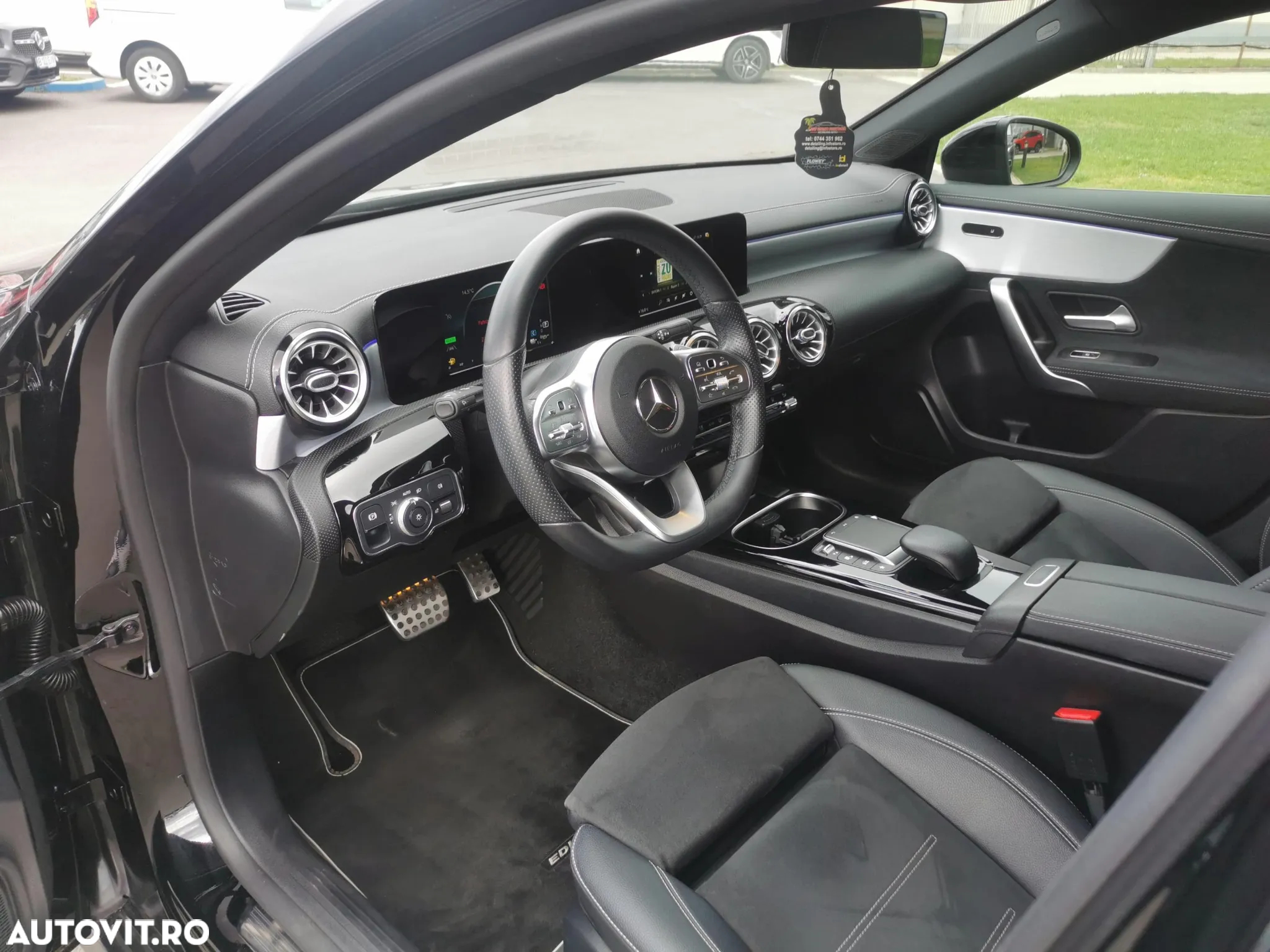 Mercedes-Benz A 250 e 8G-DCT AMG Line - 16