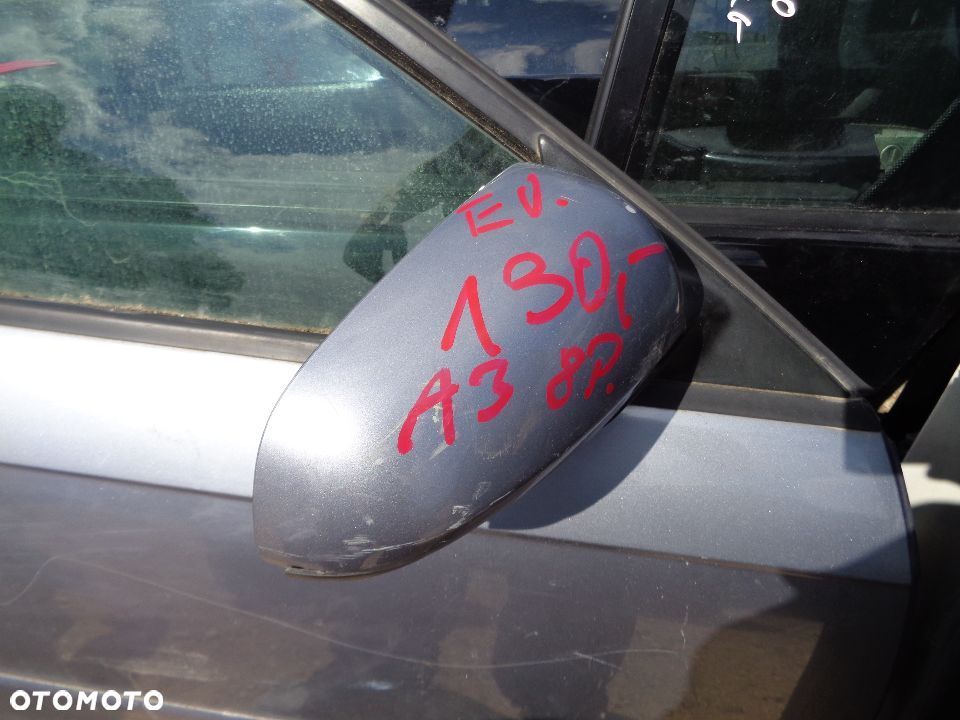 AUDI A3 8P LUSTERKO PRAWE EUROPA - 2